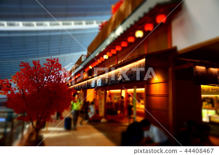 Miniature diorama-style photo Haneda Airport International Terminal Edo-Koji 44408467