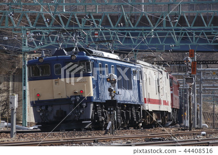 上越線上由電力機車牽引的瑪雅檢查列車 上越線上由電力機車牽引的瑪雅檢查列車 44408516