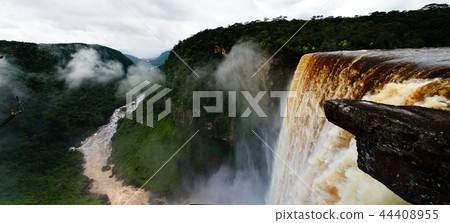 Kaieteur waterfall, potaro river Guyana Kaieteur waterfall, potaro river Guyana 44408955