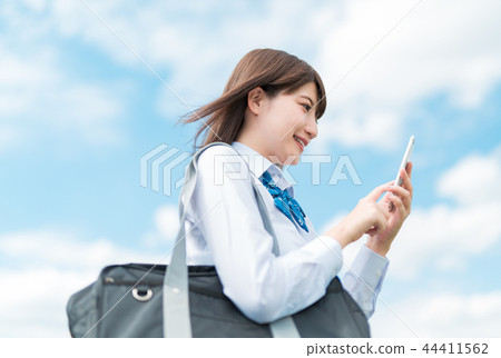 智能手機高中女學生 智能手機高中女學生 44411562