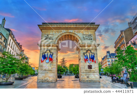 The Guillaume Gate at sunset in Dijon, France The Guillaume Gate at sunset in Dijon, France 44411971