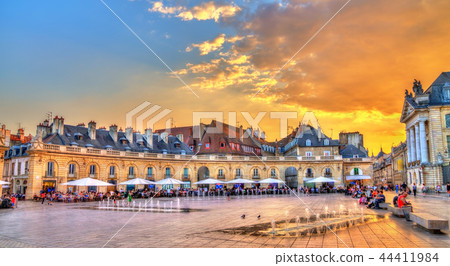 Building in front of the Ducal Palace in Dijon, France 44411984