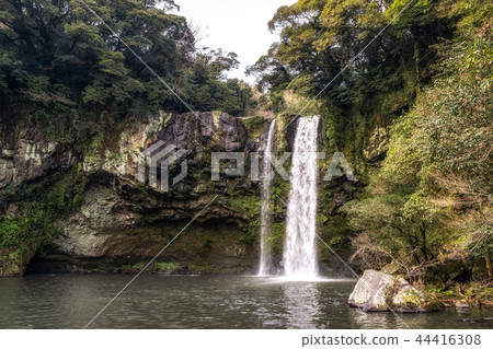 cheonjiyeon waterfall 44416308