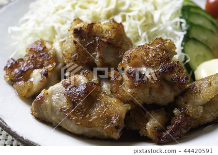 鹹雞肉與鹹雞 44420591