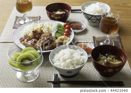 炸雞是主餐桌 44421040