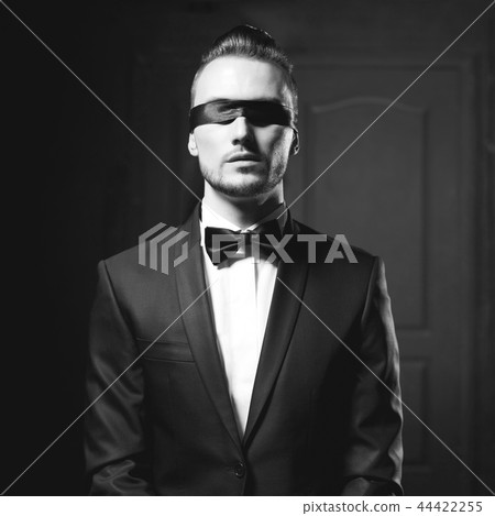 Handsome stylish man Handsome stylish man 44422255
