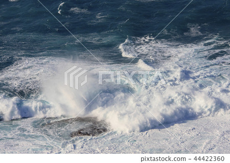 海小笠原衝擊著冬季炸彈旋風 44422360