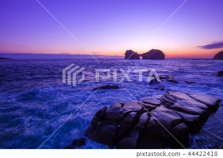 Enlight Island of Twilight 44422418