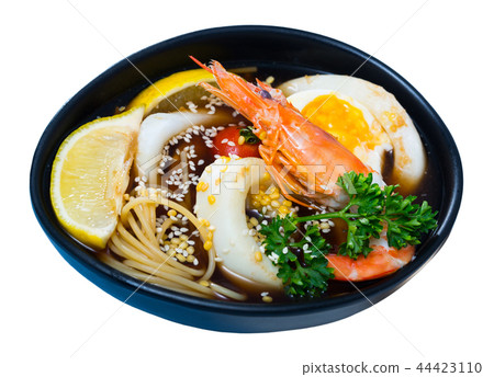 Spicy Pan-Asian soup 44423110