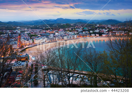 La Concha beach at San Sebastian in twilight time. Spain 44423208