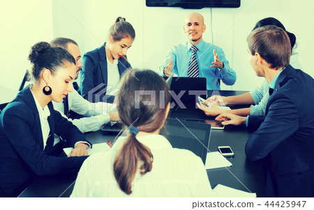 Scientific worker making speech 44425947