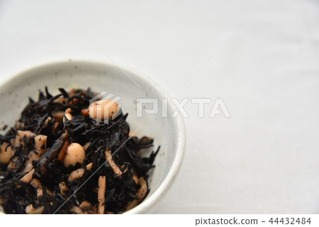 simmered hijiki  44432484
