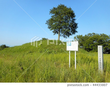 Hirai district first old burial mound 44433807