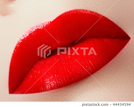 Beauty girl . Makeup and body care , skin care Beauty girl . Makeup and body care , skin care 44434594