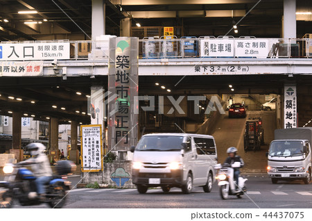 Japan's Tokyo cityscape Tsukiji Market, curtained on the history of 83 years, 6th “Japanese kitchen” business end = October 6 evening shooting Japan's Tokyo cityscape Tsukiji Market, curtained on the history of 83 years, 6th “Japanese kitchen” business end = October 6 evening shooting 44437075