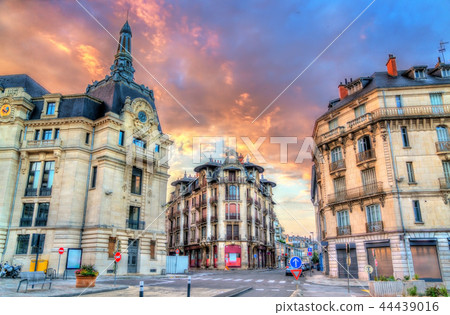 Post Office of Dijon at sunset. France 44439016