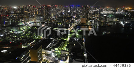 東京都市風景在日本築地市場·歷史83年,關閉6天。右後衛是Toyosu市場= 10月6日拍攝的 東京都市風景在日本築地市場·歷史83年,關閉6天。右後衛是Toyosu市場= 10月6日拍攝的 44439386