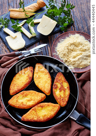 Chvishtari on a skillet, top view Chvishtari on a skillet, top view 44440445