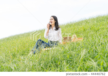一個吃飯糰的女人 一個吃飯糰的女人 44440762