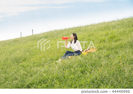 支持的女性 支持的女性 44440998