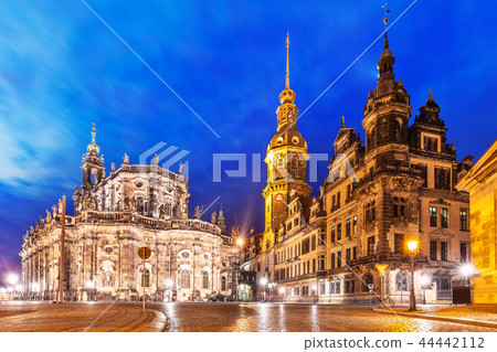Old Town architecture in Dresden, Germany Old Town architecture in Dresden, Germany 44442112
