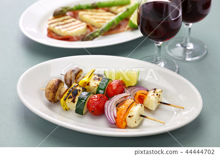 Vegetarian Kebab with Halumi Cheese and Vegetables Vegetarian Kebab with Halumi Cheese and Vegetables 44444702