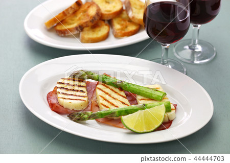 Grilled Harumi cheese 44444703