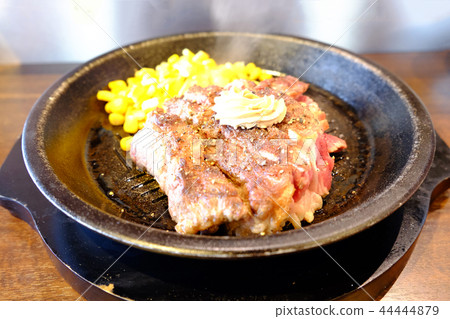 Steel plate steak Steel plate steak 44444879