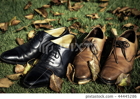 舊皮鞋 44445286