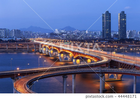 Seongsu Bridge 44448171