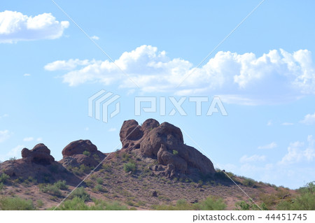 鳳凰城，亞利桑那州（在城市的岩石山）景觀 44451745