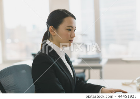 businessperson, employee, office worker 44451923