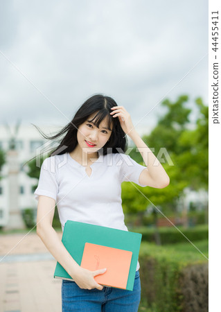 Campus college girl female youth 44455411