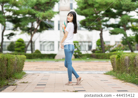 Campus college girl female youth 44455412
