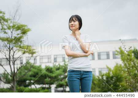 Campus college girl female youth 44455490