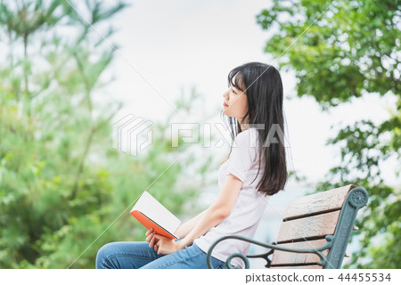 Campus college girl female youth 44455534