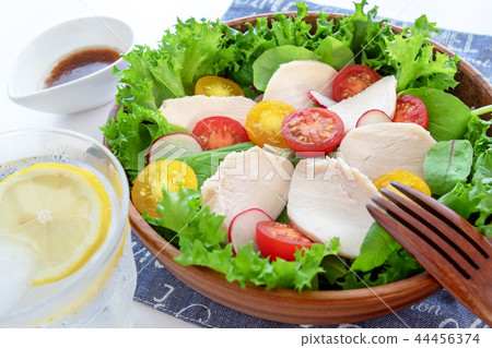 雞肉沙拉的物質圖片 雞肉沙拉的物質圖片 44456374