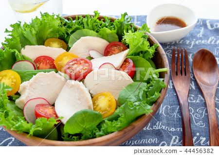 Material picture of chicken salad 44456382