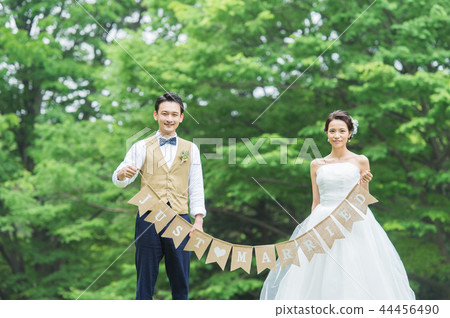 Garden wedding image Garden wedding image 44456490