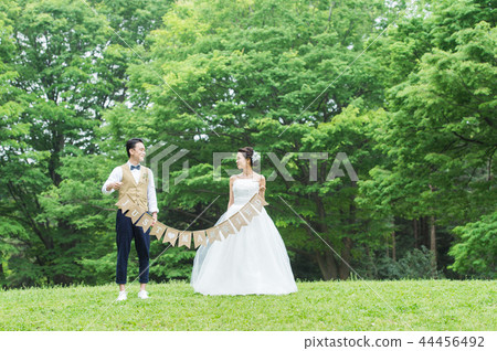Garden wedding image 44456492