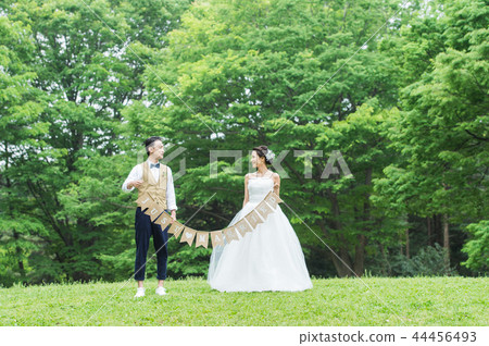 Garden wedding image 44456493