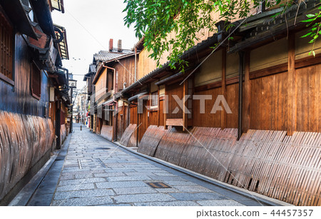 Kyoto Gion Shirakawa 44457357