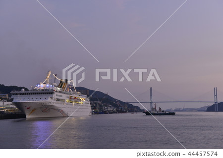 Nagasaki Port in the evening 44457574