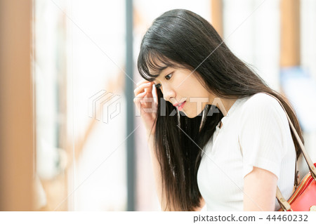 購物生活風格女性女士青年青年 購物生活風格女性女士青年青年 44460232