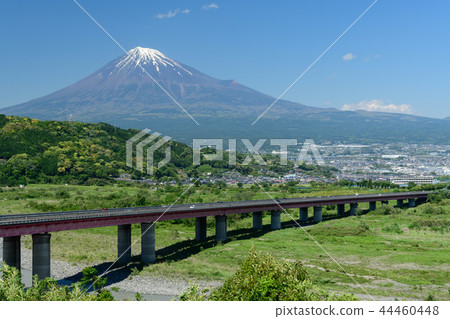 來自靜岡縣富士市富士川的富士山 來自靜岡縣富士市富士川的富士山 44460448
