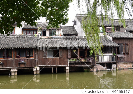 The house of the town The house of the town 44466347