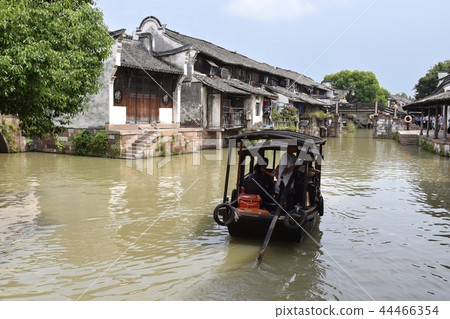 Wuzhen canal and cruise ship 44466354