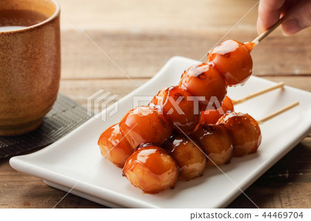 Mitarashi dumpling Mitarashi dumpling 44469704