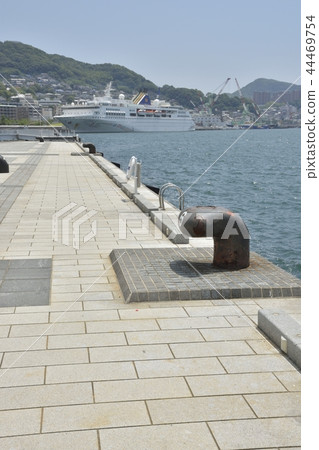 Cityscape of Nagasaki Port 44469754