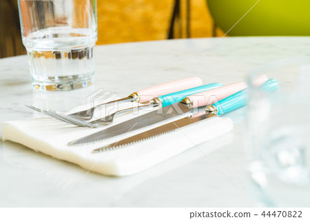 In addition to the existing fixtures, included Toshiko Kazuko, use. In addition to the existing fixtures, included Toshiko Kazuko, use. 44470822